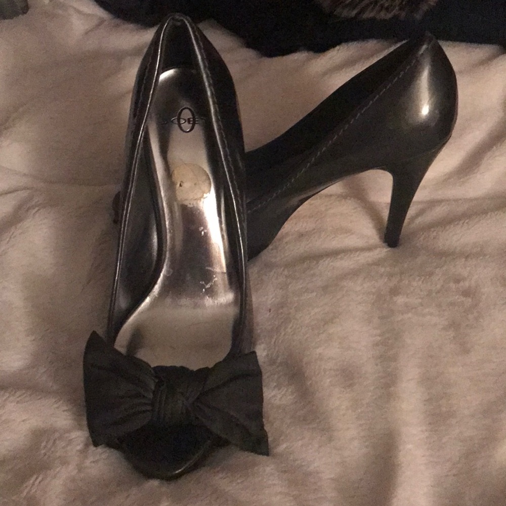 Slate gray heals